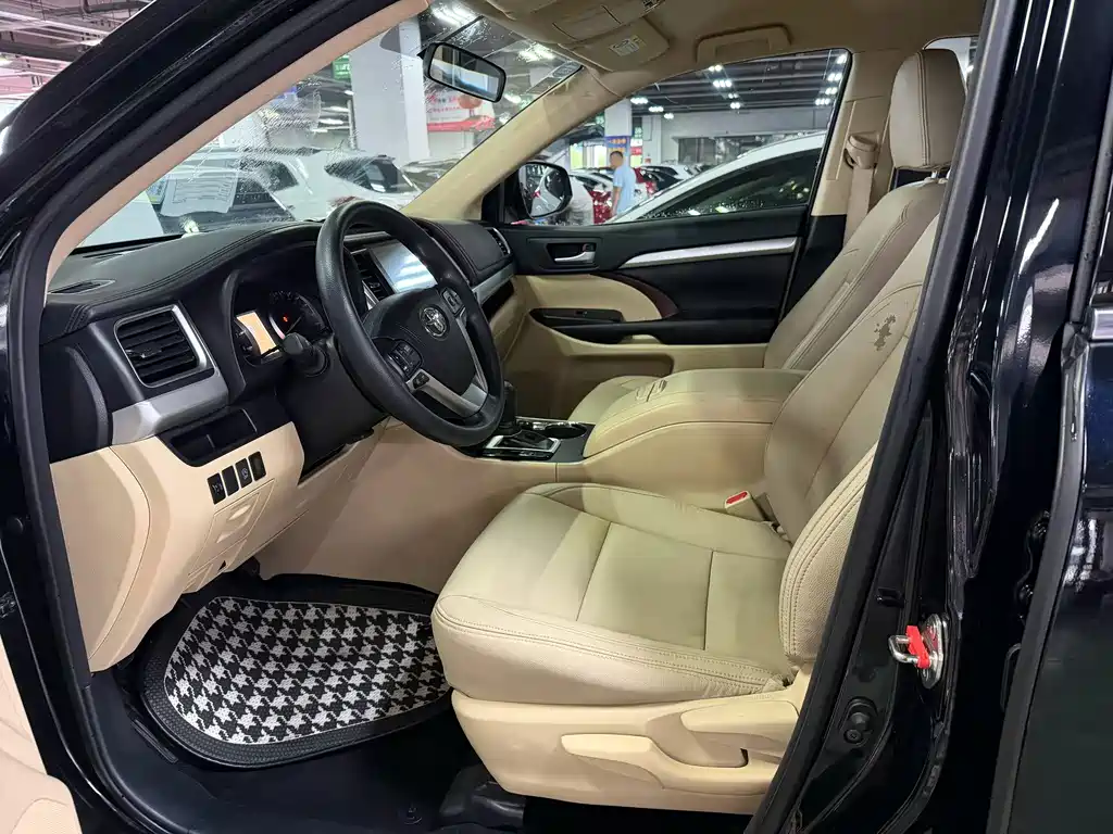 Toyota Highlander — миниатюра 3