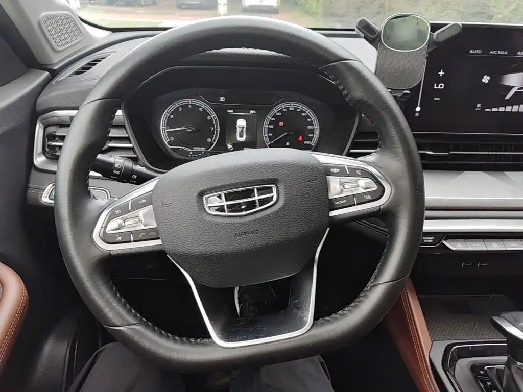 Geely Vision X6 — миниатюра 11