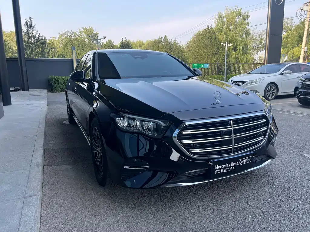 Mercedes-Benz E-Class — миниатюра 3