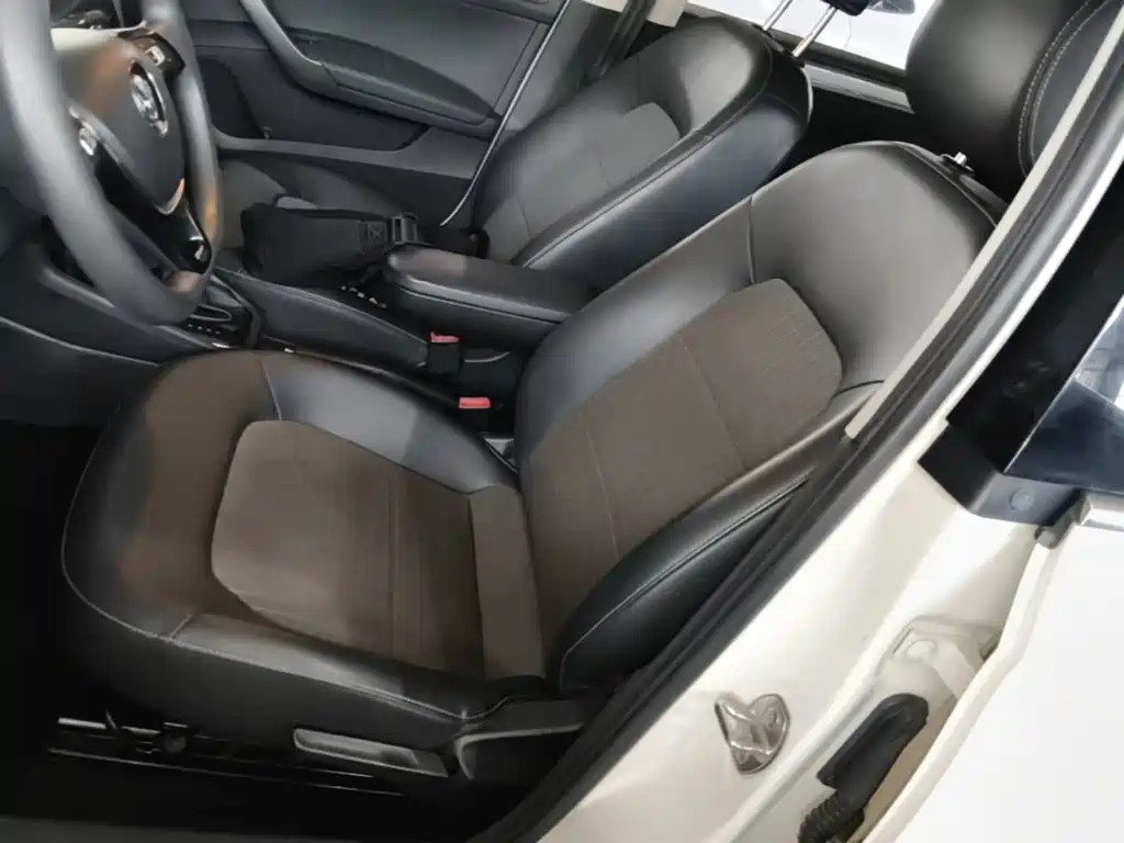 Volkswagen Santana — миниатюра 15