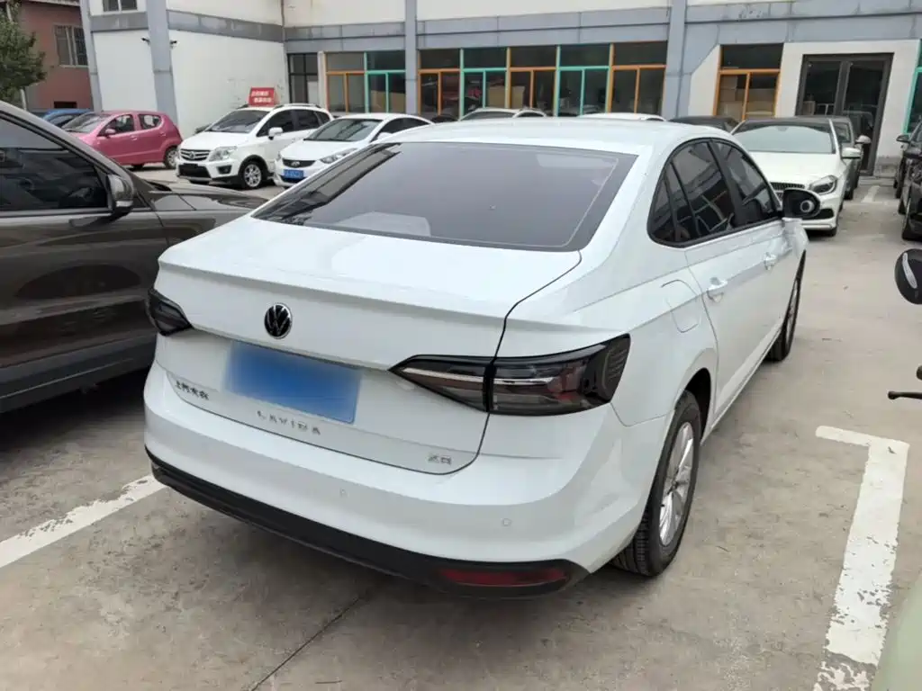 Volkswagen Lavida — миниатюра 7