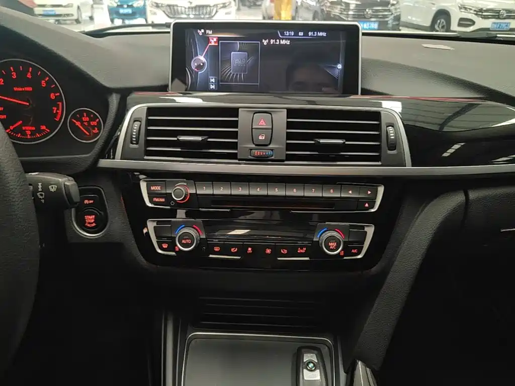 BMW 3 Series — миниатюра 13