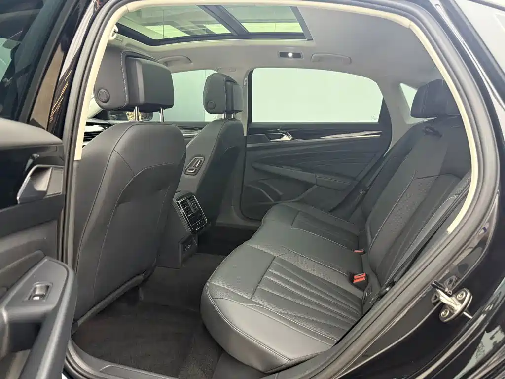 Volkswagen Passat — миниатюра 13