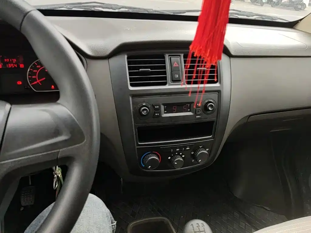 Wuling Rongguang S — миниатюра 13