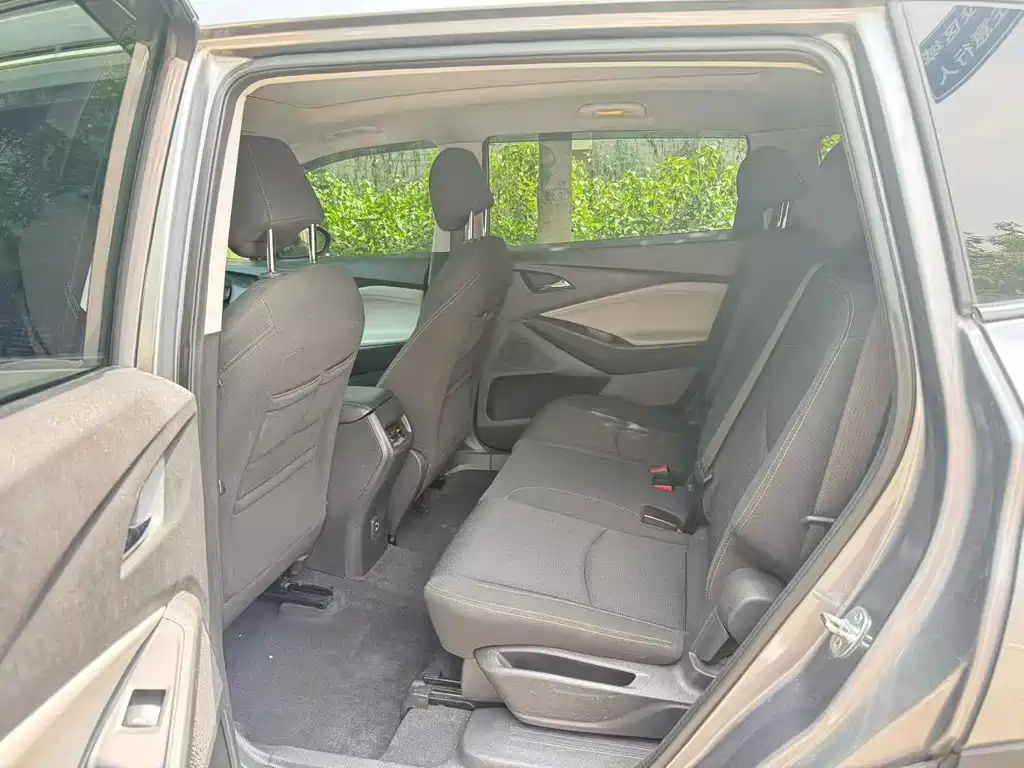 Chevrolet Volando — миниатюра 6