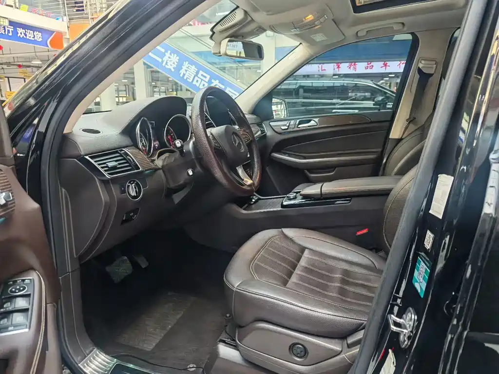 Mercedes-Benz GLE (Import) — миниатюра 4