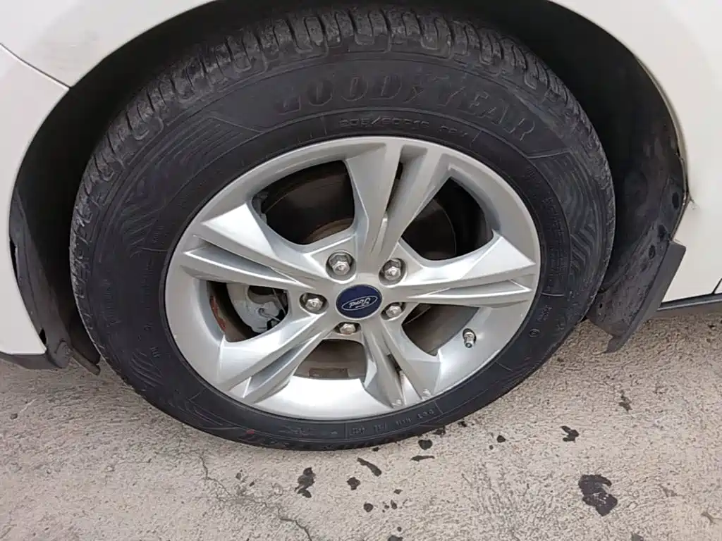Ford Focus — миниатюра 23