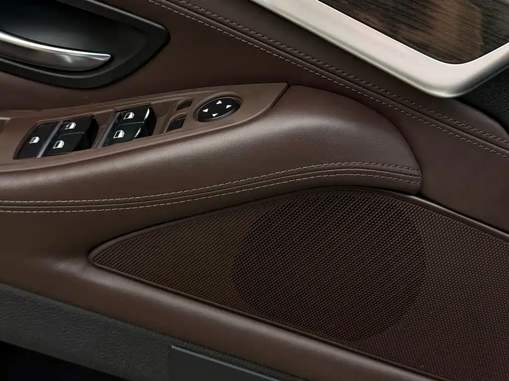 BMW 5 Series — миниатюра 7