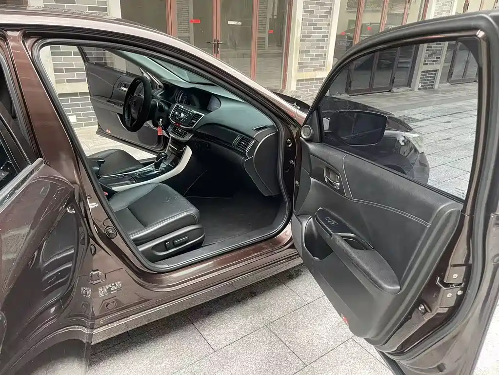 Honda Accord 2014 2.0L EX Luxury