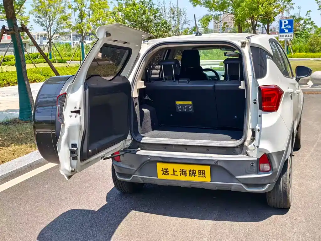 BYD Yuan EV — миниатюра 7