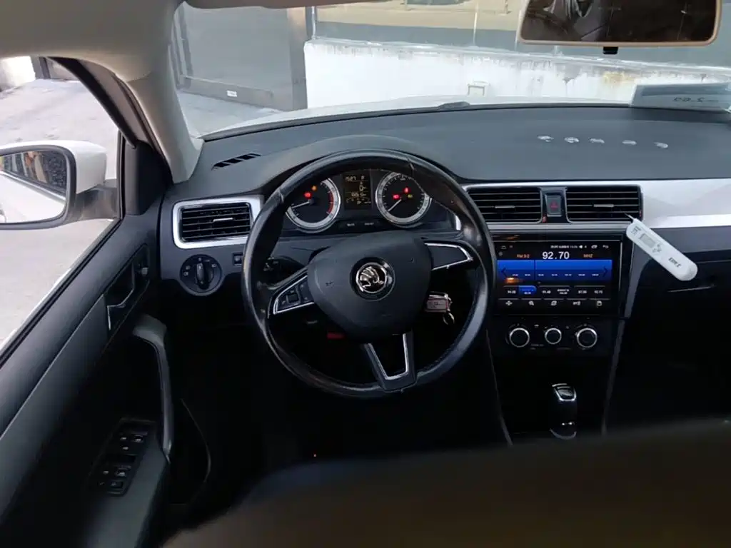 Skoda Rapid — миниатюра 11