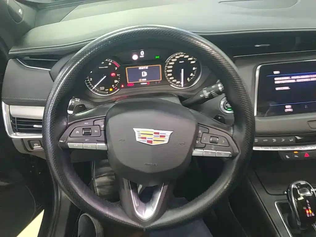Cadillac XT4 — миниатюра 11