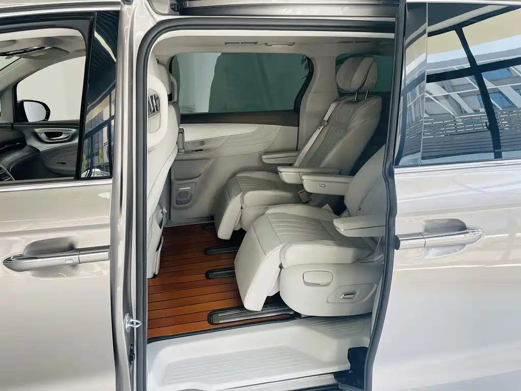 Roewe iMAX8 — миниатюра 9