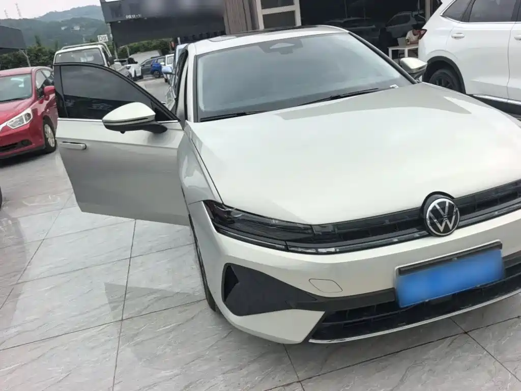 Volkswagen Sagitar — миниатюра 4