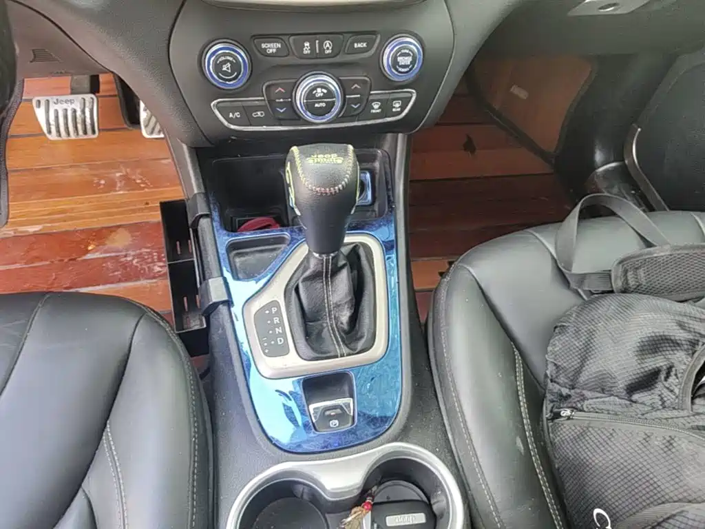 Jeep Cherokee — миниатюра 14