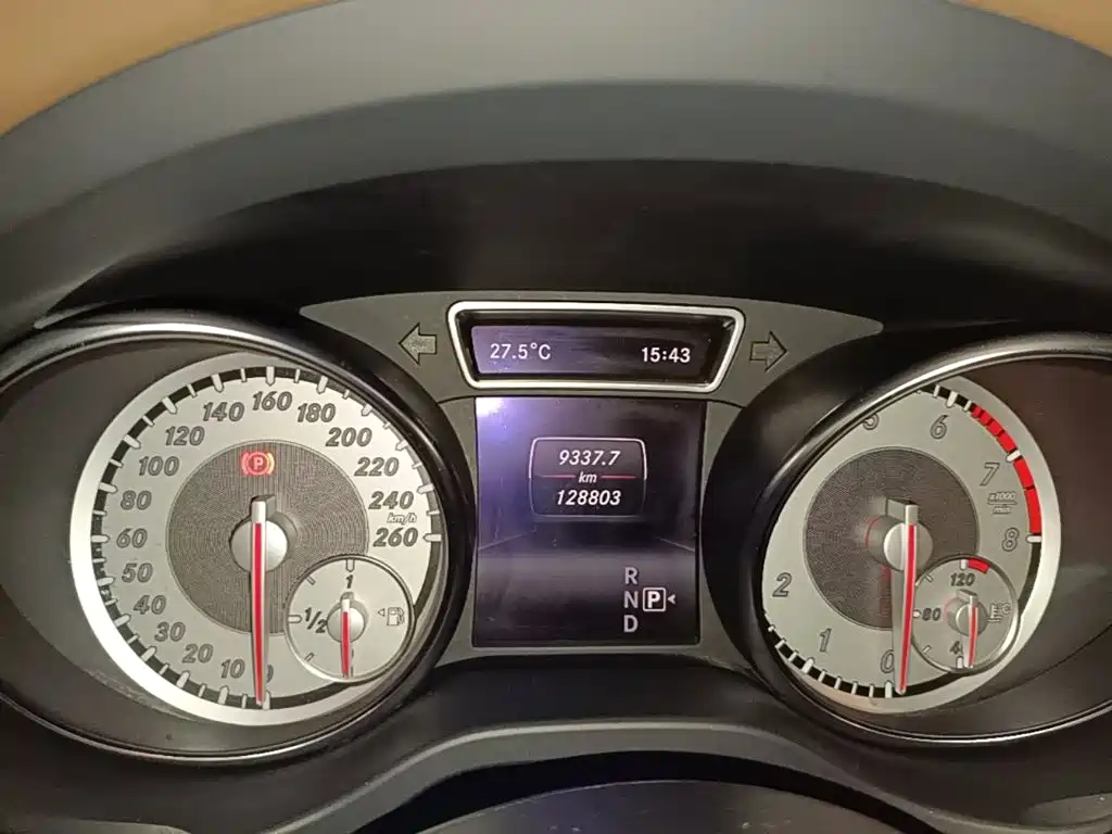 Mercedes-Benz GLA — миниатюра 12