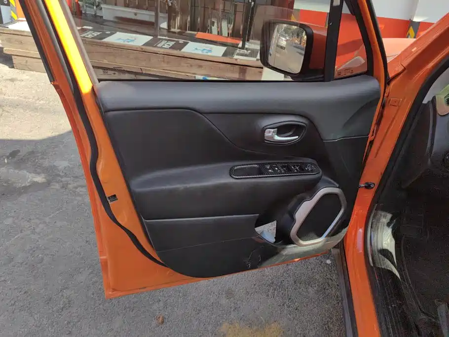 Jeep Renegade — миниатюра 7