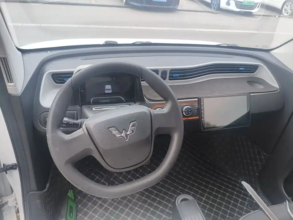 Wuling MINIEV — миниатюра 10