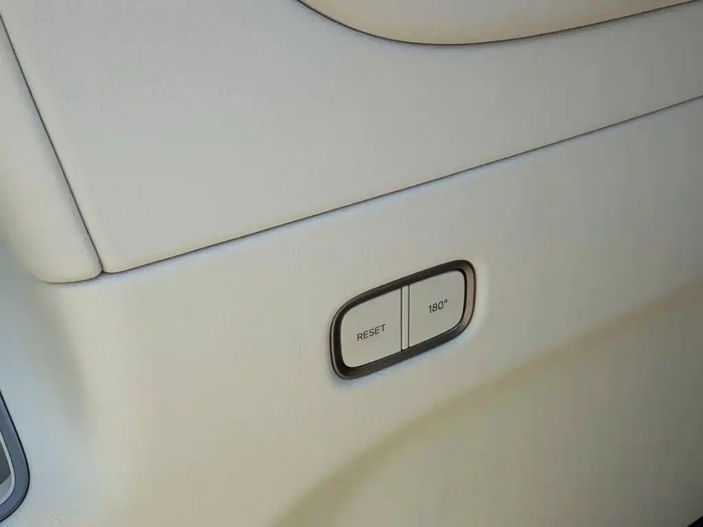 Li Auto Li MEGA — миниатюра 6