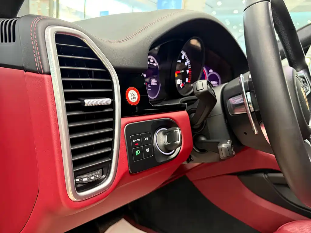 Porsche Cayenne — миниатюра 26