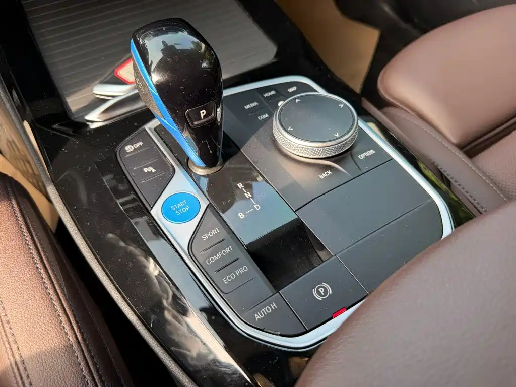 BMW iX3 — миниатюра 9