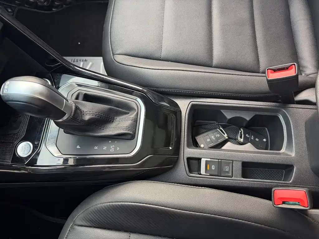 Volkswagen T-Roc — миниатюра 16