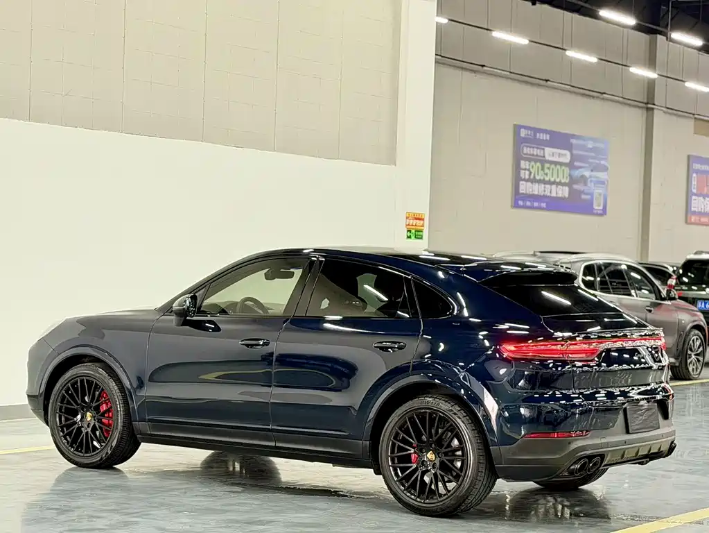 Porsche Cayenne — миниатюра 12