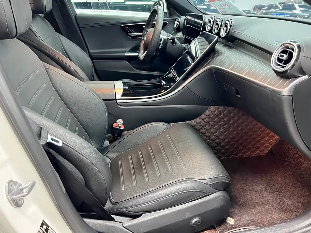 Mercedes-Benz C-Class — миниатюра 12