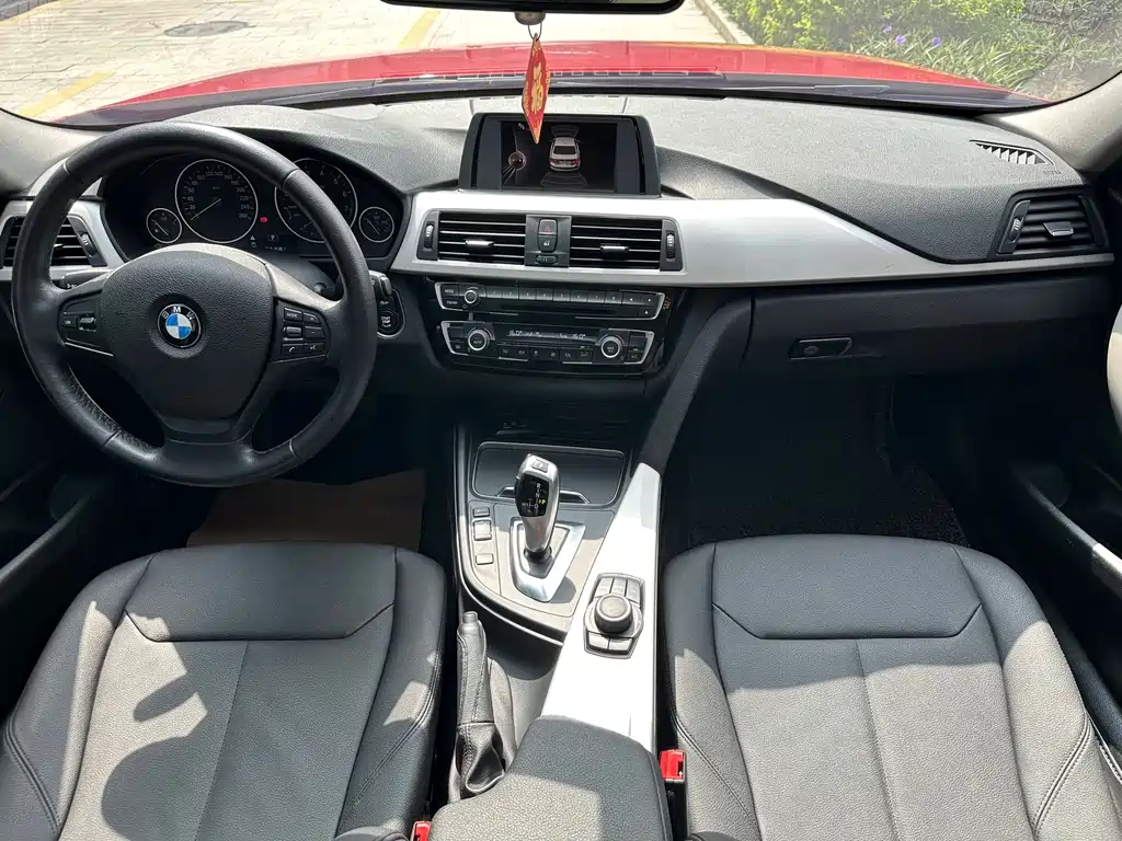 BMW 3 Series — миниатюра 8