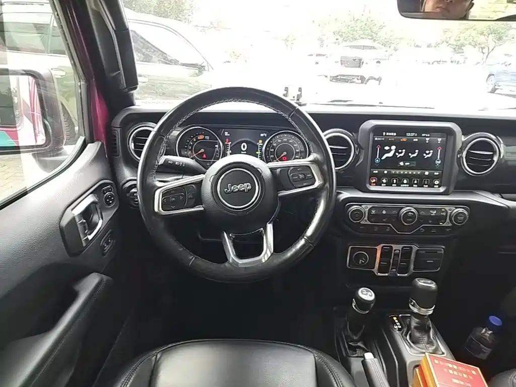Jeep Wrangler — миниатюра 11