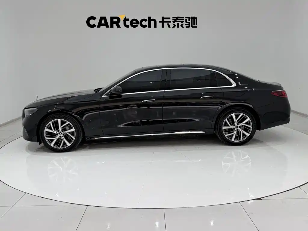Mercedes-Benz E-Class — миниатюра 8