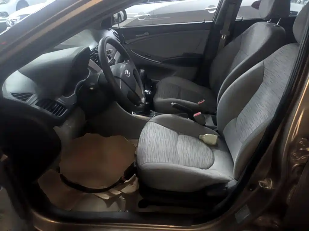 Hyundai Verna — миниатюра 15