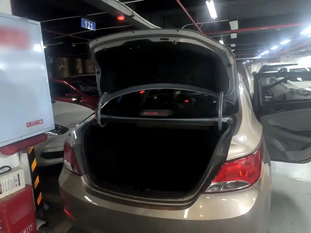 Hyundai Verna — миниатюра 19