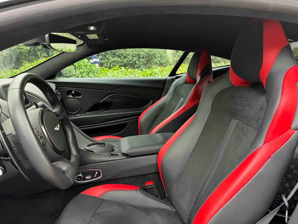 Aston Martin DB11 2023 4.0T V8 Coupe