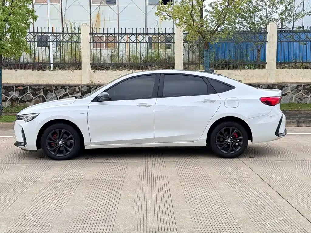 Buick Verano — миниатюра 13