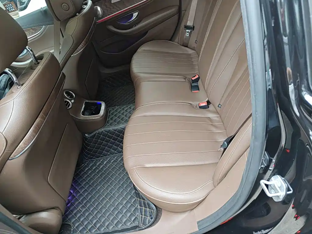 Mercedes-Benz E-Class — миниатюра 17