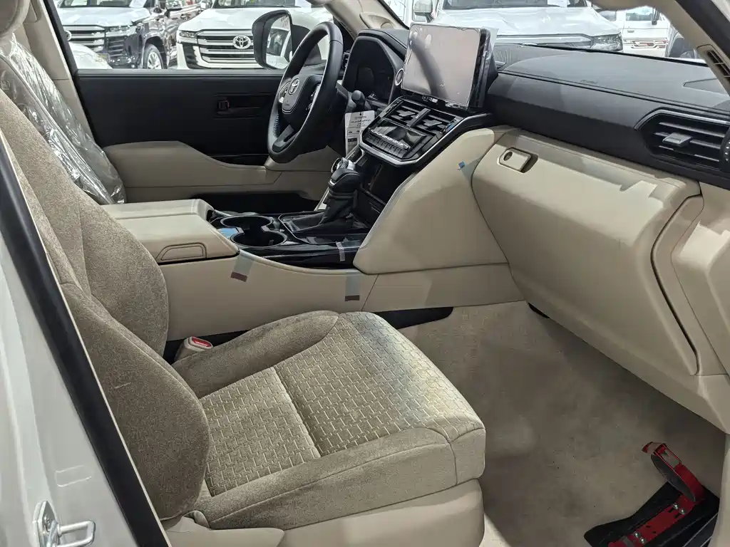 Toyota Land Cruiser 2025 3.3L AT