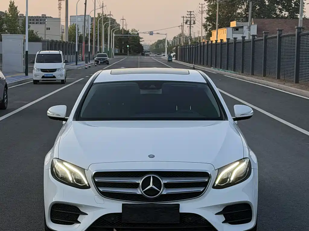 Mercedes-Benz E-Class E 2016 E 200 L Sport