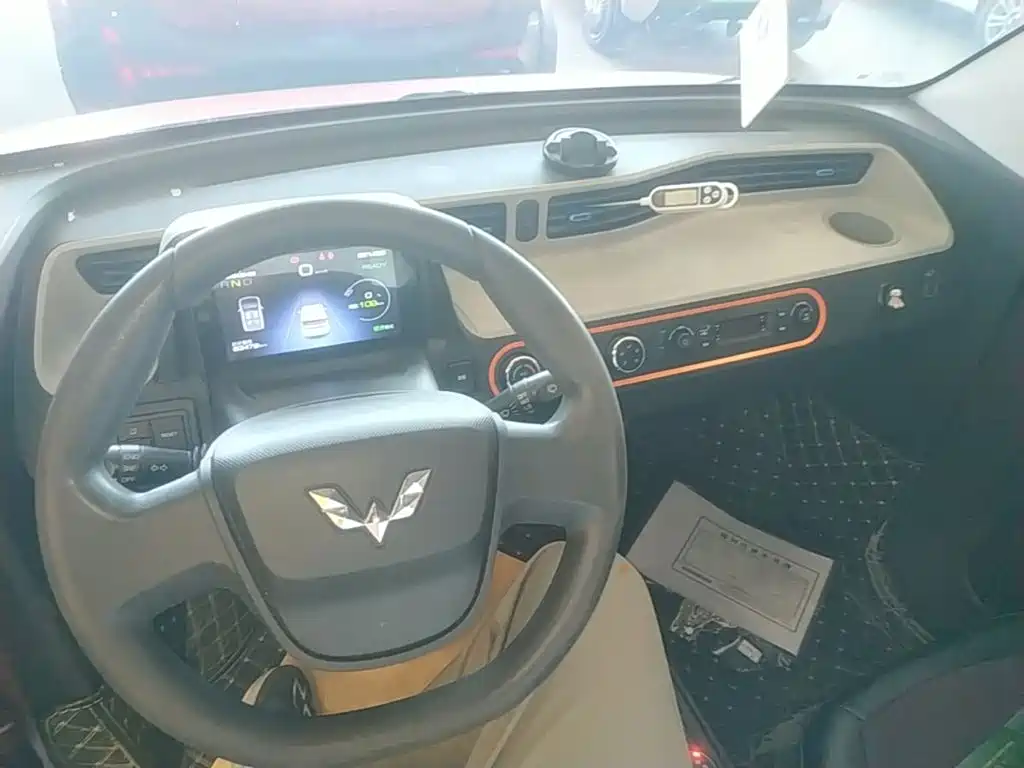 Wuling MINIEV — миниатюра 10