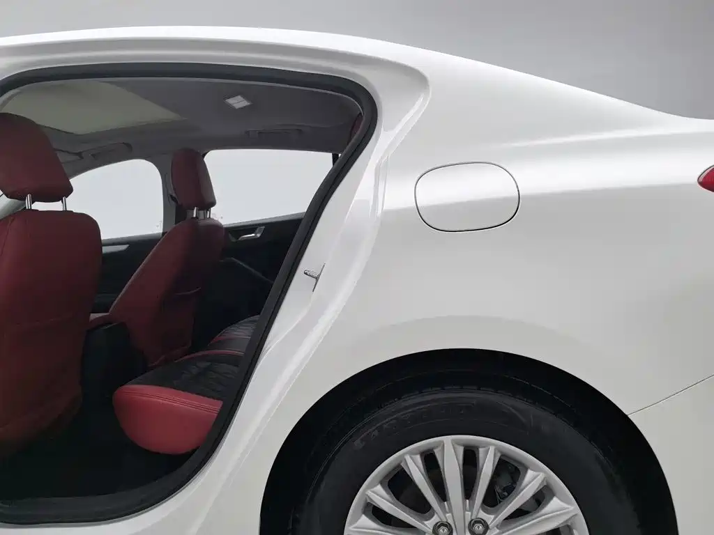 Ford Focus — миниатюра 15