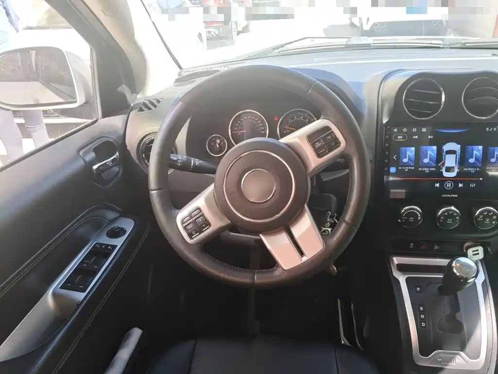 Jeep Compass (Import) — миниатюра 6