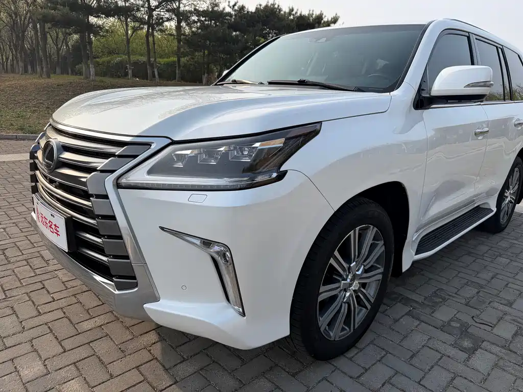 Lexus LX 2017 570 Luxury