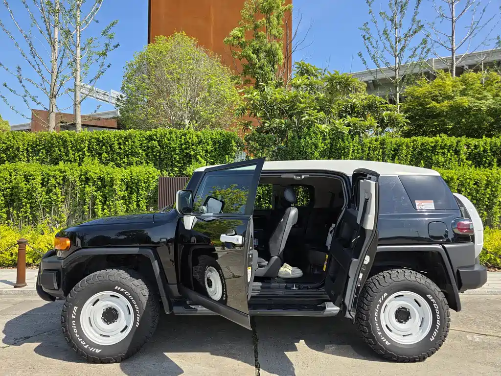 Toyota FJ Cruiser FJ 2011 4.0L