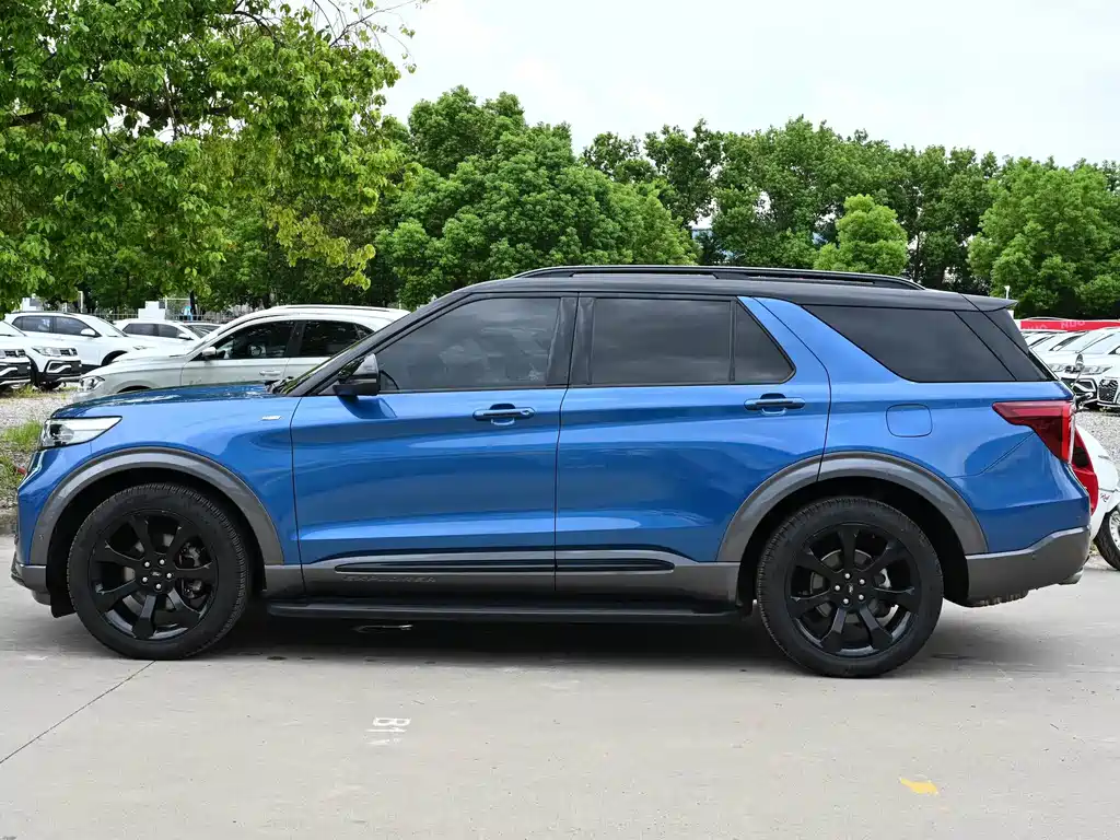 Ford Explorer — миниатюра 3