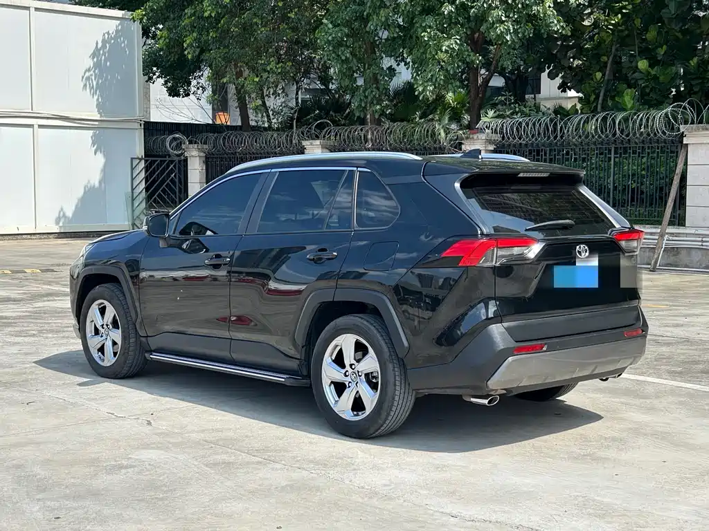 Toyota RAV4 2.0L CVT 2WD Elegant Edition, фото 3