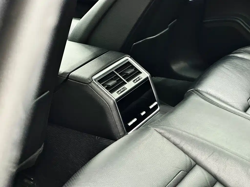 Porsche Panamera — миниатюра 21