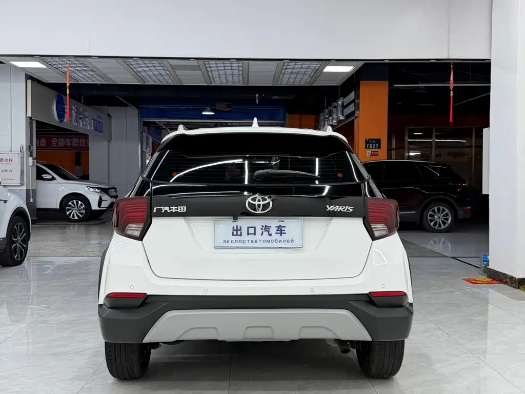 Toyota Yaris L — миниатюра 5