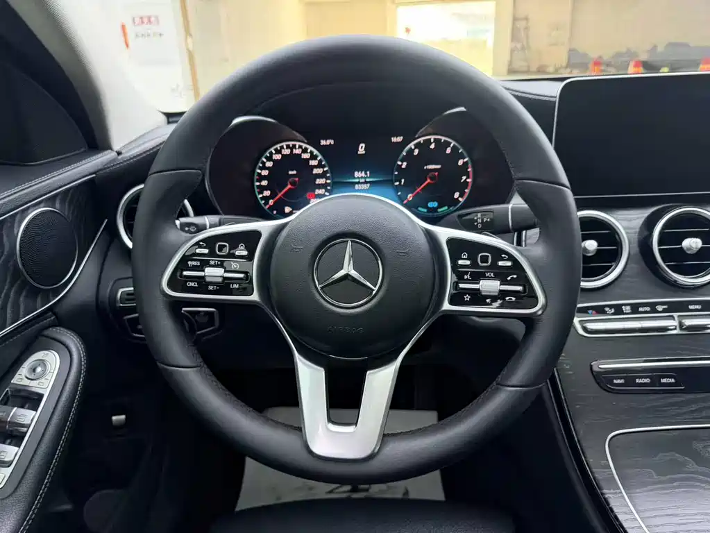 Mercedes-Benz C-Class — миниатюра 7