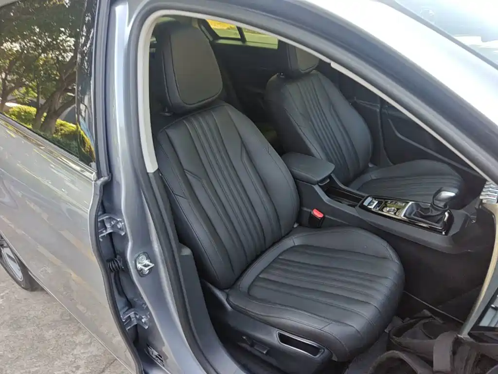 Peugeot 408 — миниатюра 25