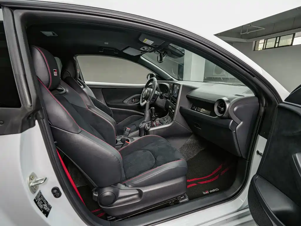 Toyota GR YARIS — миниатюра 16